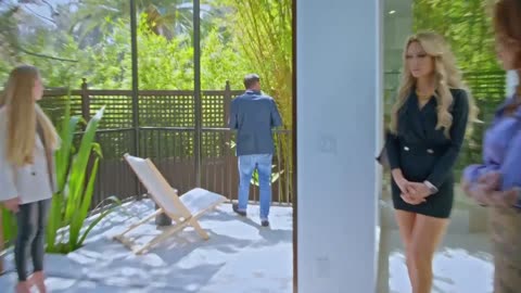 Kendra Sells Hollywood. Episode 5. Old Habits Die Hard