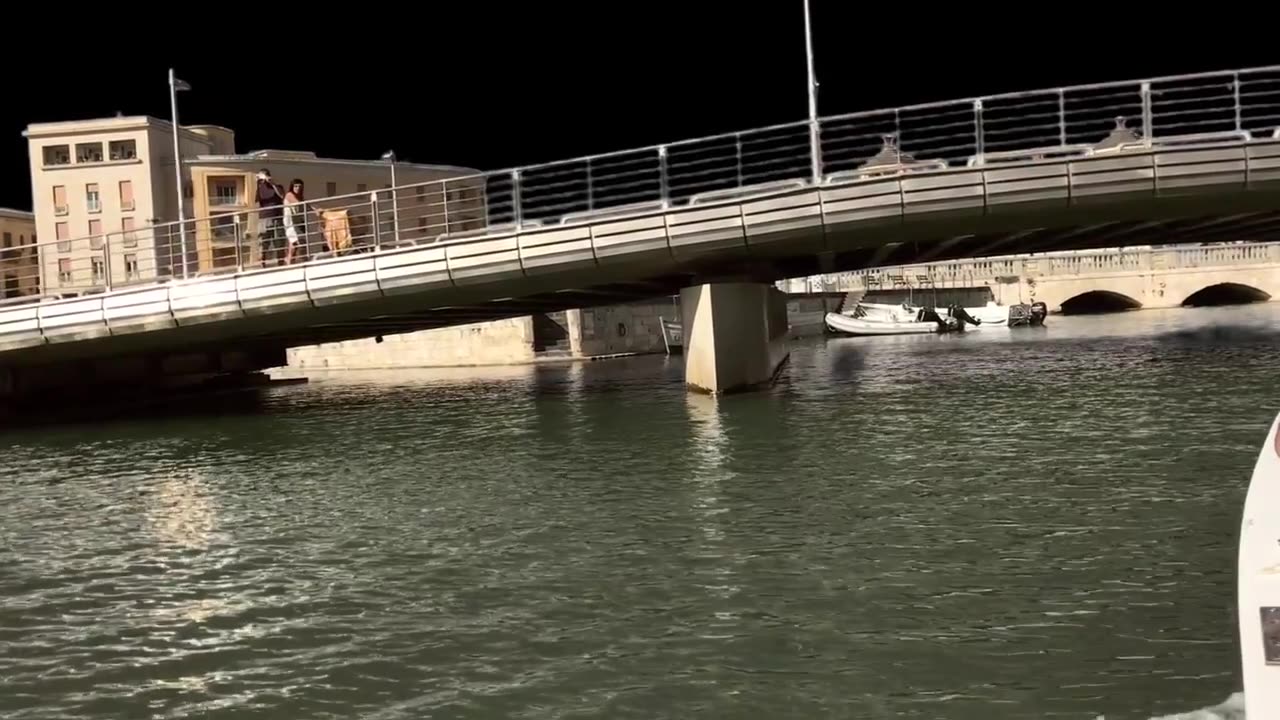 Answers clip