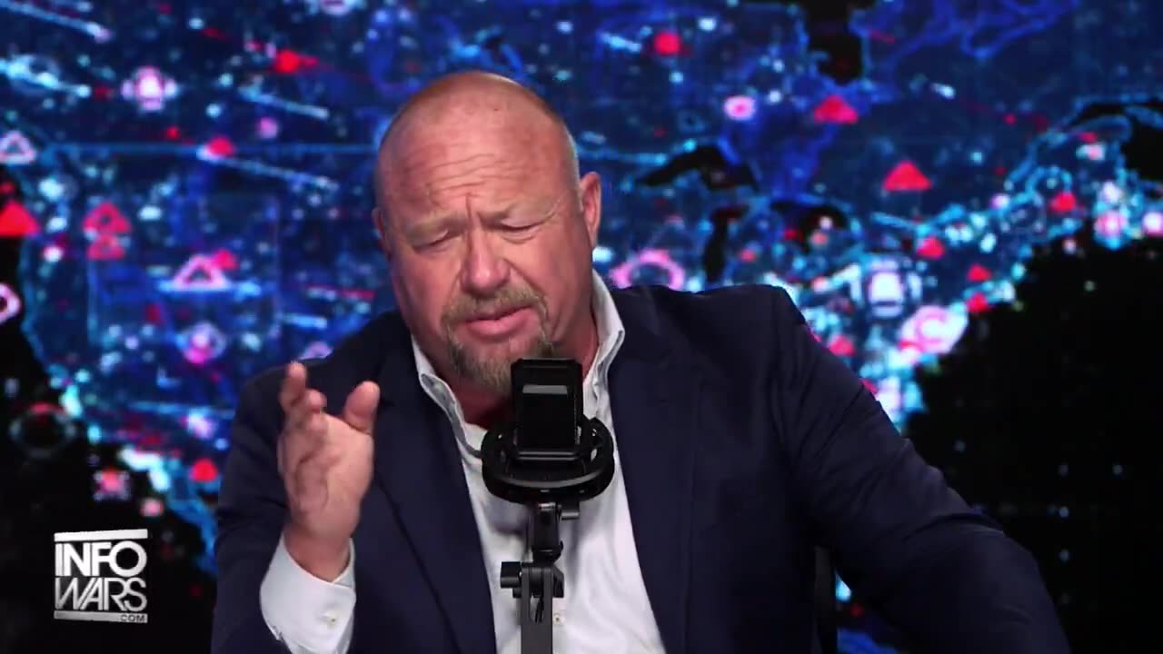 Alex Jones Signs Out From Infowars (VIDEO)