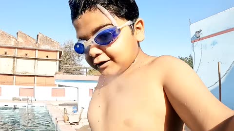 How does it feel to jump into deep water? - Deep Water Swimming #swimming #deepwater