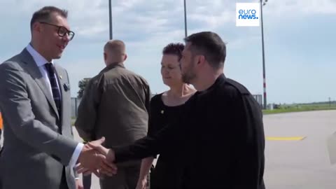 NOTIZIE DAL MONDO Zelensky e i leader europei parlano con Trump in vista del suo incontro con Putin in Alaska.Il presidente ucraino e i leader europei hanno tenuto colloqui virtuali con il presidente degli Stati Uniti Donald Trump