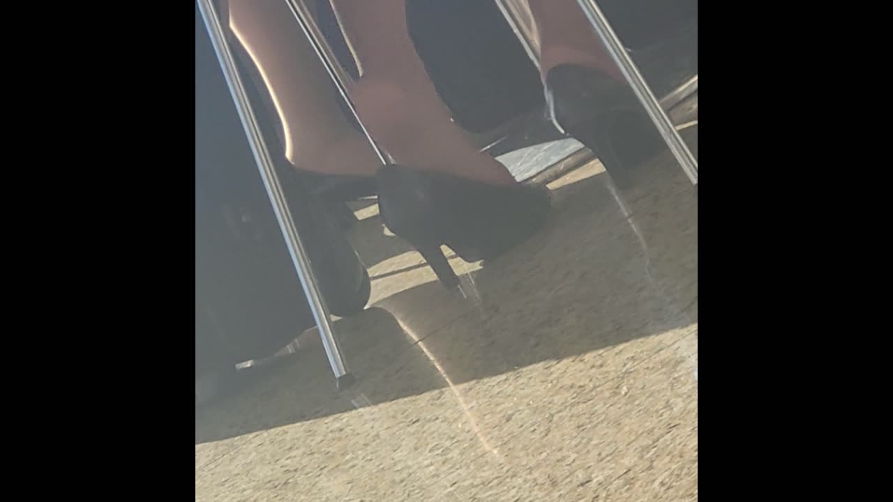 Operation Air-hose Delta Shoeplay in the foodcourt