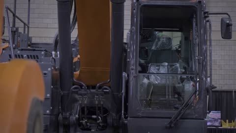 Elvaan Showcases the Power of DEVELON DX350 Large Excavator