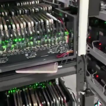 Meet the "I stand with Israel" crowd