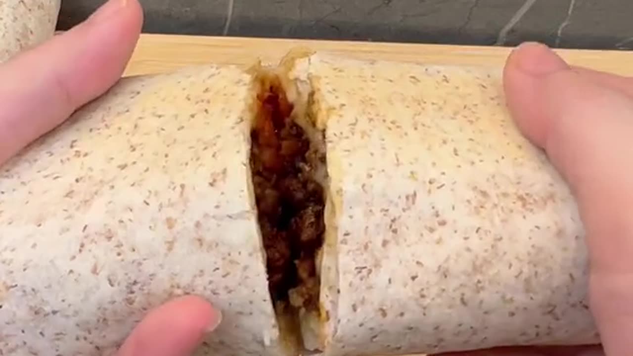 🌯🌶️ Spicy Beef & Tuna Tortilla Wrap Fiesta 🐟🥩