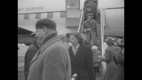 HUNGARIAN REFUGEE AIRLIFT, OPE... - HUNGARIAN REFUGEE AIRLIFT, OPERATION SAFE HAVEN - 342-usaf-23920