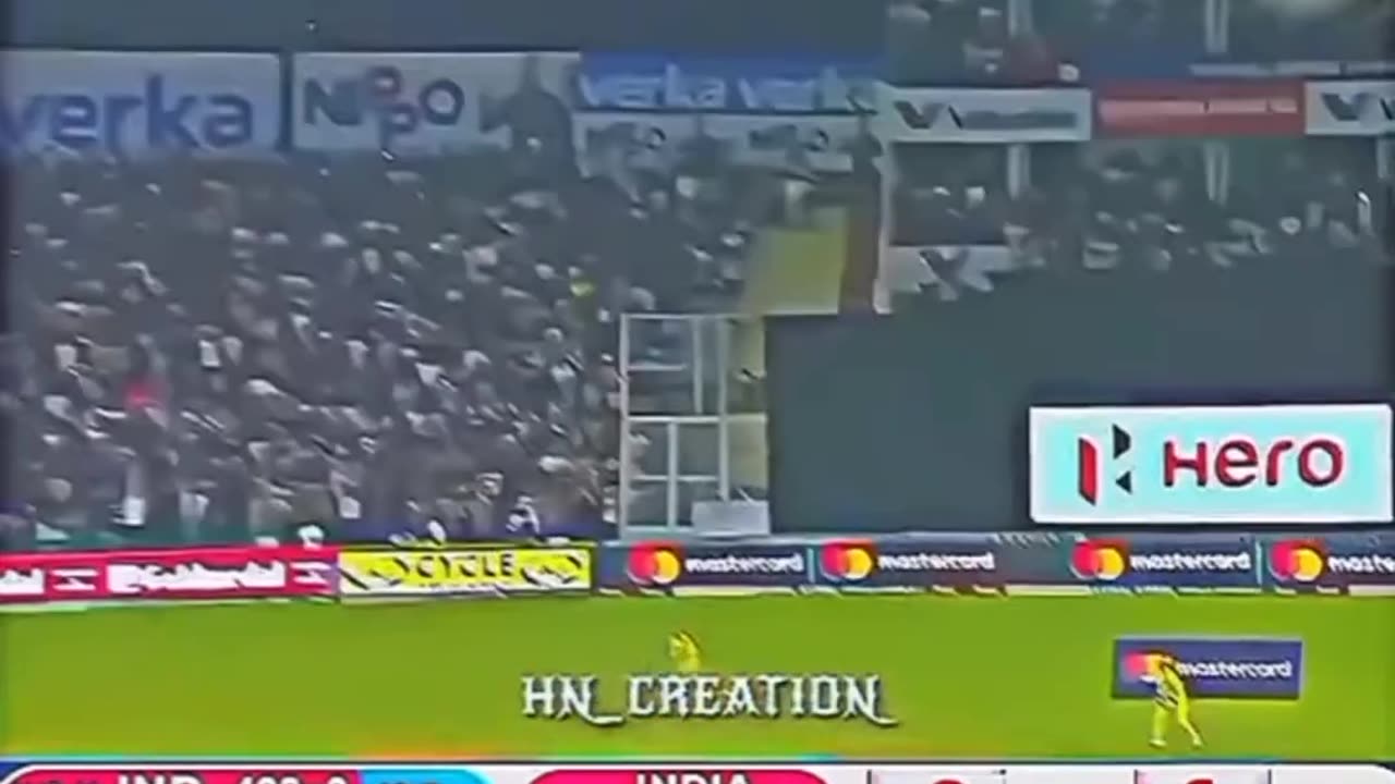 Hardik pandia batting against australia