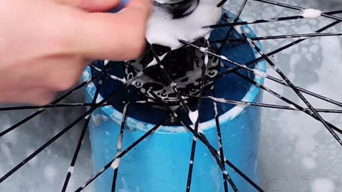 A guide to replacing freewheel bicycle wheels and cleaning the hub.