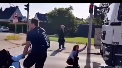 When people get tired of protesters blocking the road & TAKE CONTROL