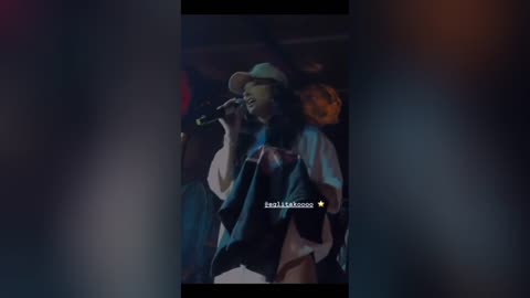 Egli puth Gjestin në koncert dhe turma elektrizohet (VIDEO)