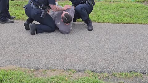Man Gets Tased While Effortlessly Resisting Arrest