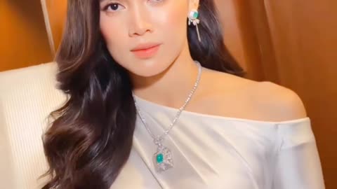 သူ့အချစ်ဦးဆိုတဲ့လူကြီးသေချင်နေလောက်ပီ😁