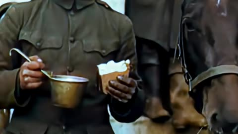 US Soldier eating in 1918 - Restored Footage