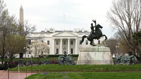 YouTube M@NIPULE nos vidéos, Trump réunit 33 élites… et le Vatican canonise un GAMER !