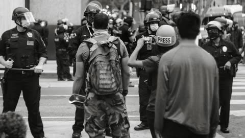 CHICAGO IN CHAOS AGAIN