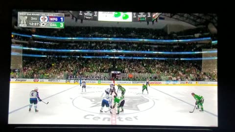 West 2nd Round Game 4 - WPG vs DAL - Stars Lead 3-1