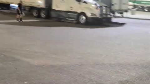 Love's screws up again and turkey update #reallifetruckers #truckinlifestyle #trucker #truckstops