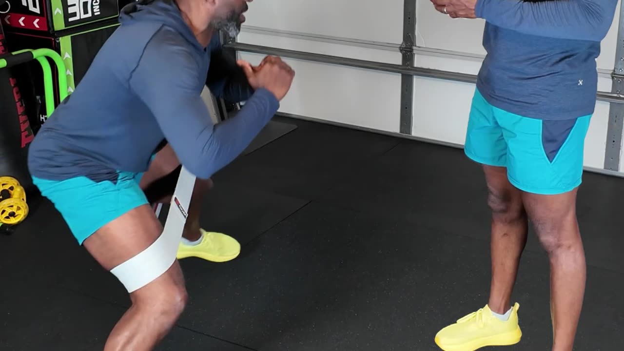 SIDE JUMP 2-STEP WITH BAND