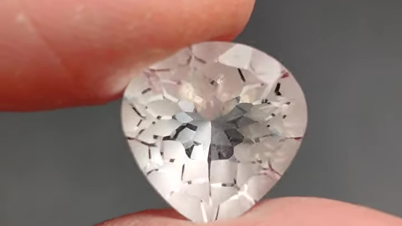Crystals aren’t just beautiful—they’re powerful! ✨ Discover the magic behind crystal gemstones.