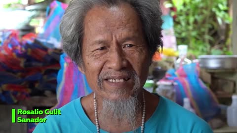 Sanador filipino trata enfermedades con veneno de víbora