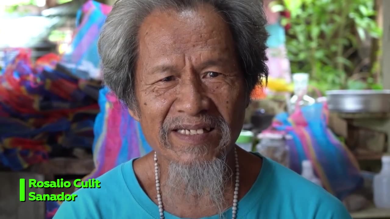 Sanador filipino trata enfermedades con veneno de víbora