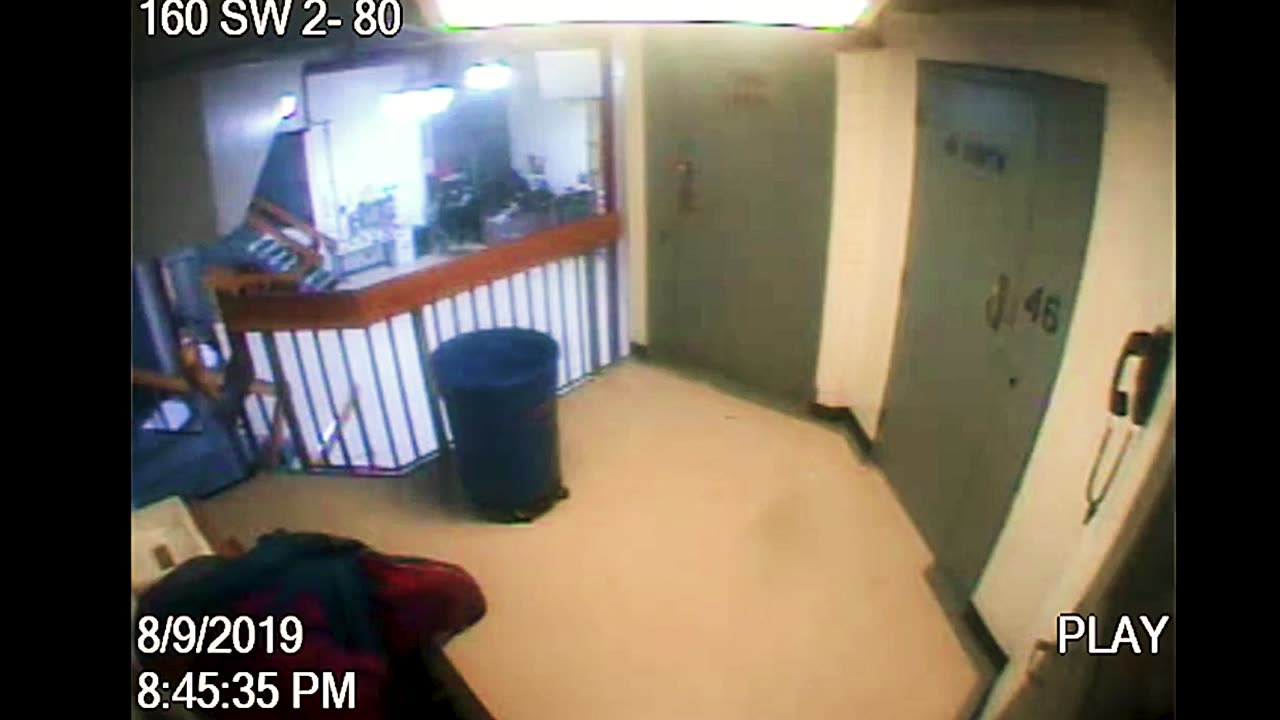 THIS IS THE FIRST 2 HRS AROUND EPSTEIN’S DEATH & NOBODY ENTERED CELL AFTER LOCKED IN FOR THE NIGHT- FULL 11 HR VIDEO LINK 👇🏻