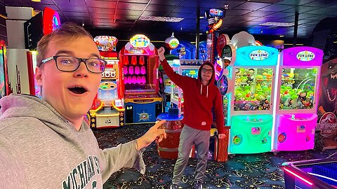 Unstoppable Claw Machine Wins at the New Arcade!
