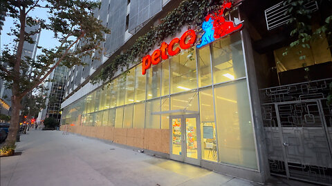 Petco Boards Up in Downtown Los Angeles