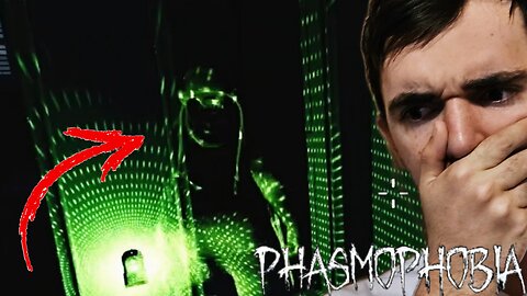 BRO WHY HE STALKING ME? | Phasmophobia