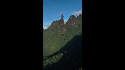 "Trilha ao Dedo de Deus: Desafio, Natureza e Superação!" "Finger of God: Guardian of the Mountains"