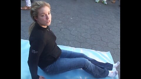 Luodong Massages Beautiful Blonde White Girl On Sidewalk