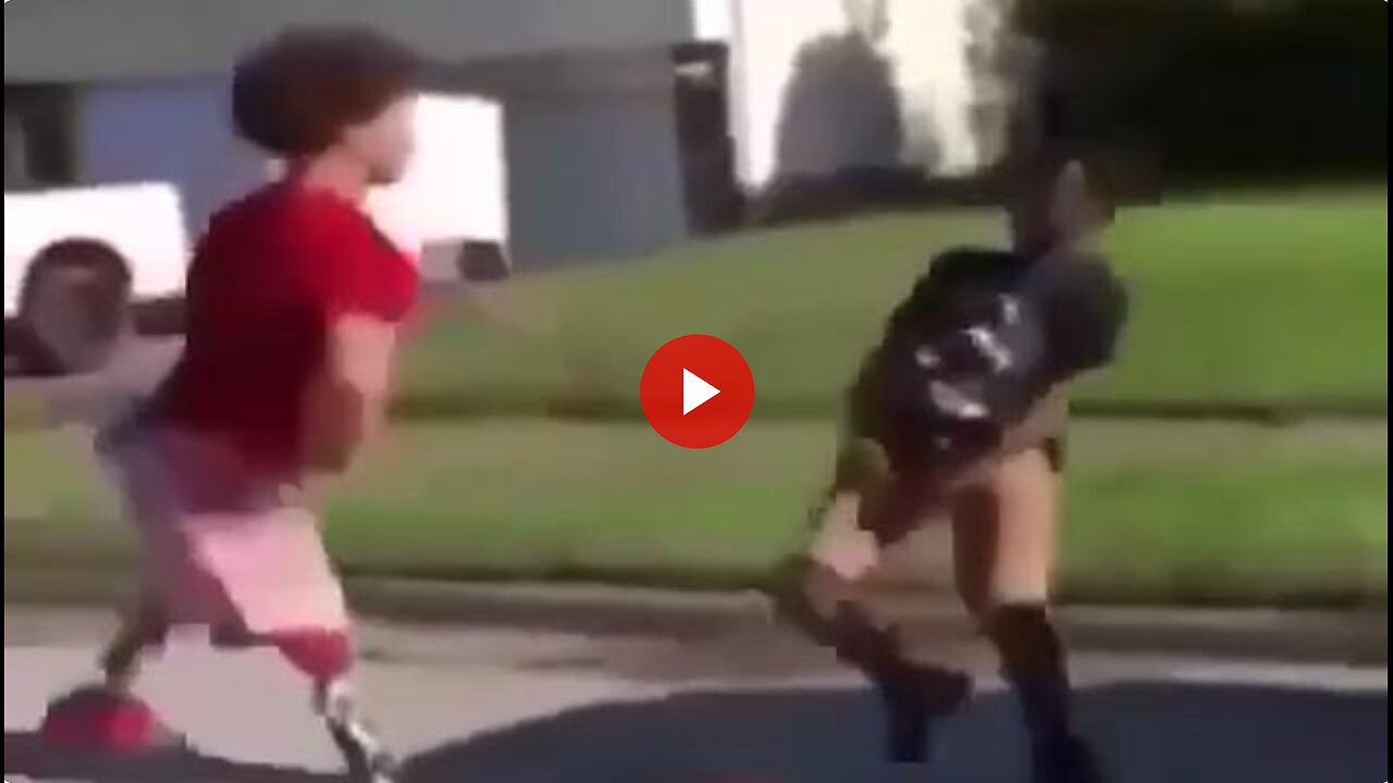 He may not have any legs but he has guts - fight of the year! 🥊💥