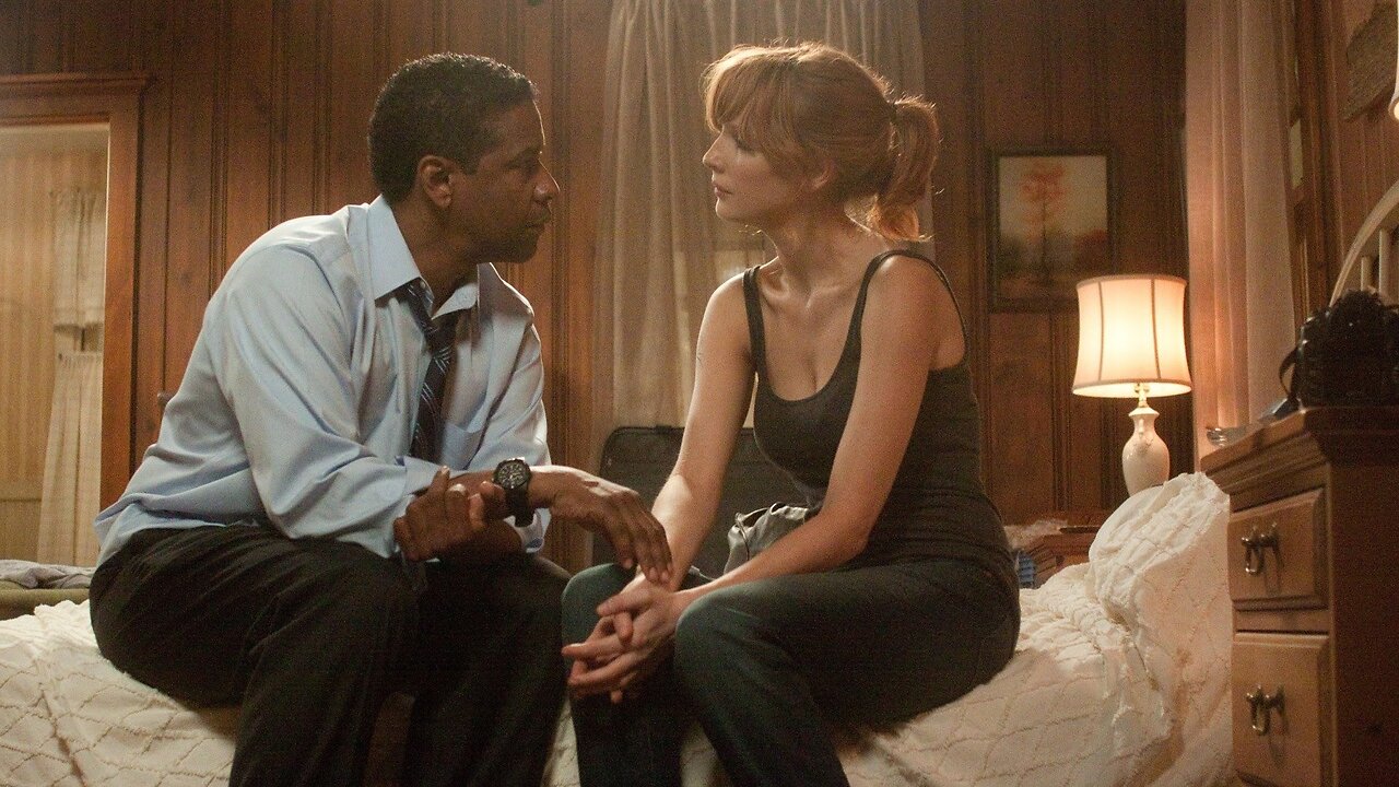 'طيار بياخذ جرعه مخدر قبل ما يطلع بالرحله للجو وبتحصل كارثه فى الجو ' ملخص فيلم Flight