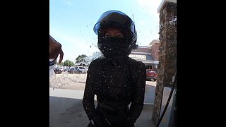 Así reacciona un hombre cuando le niegan el número de teléfono