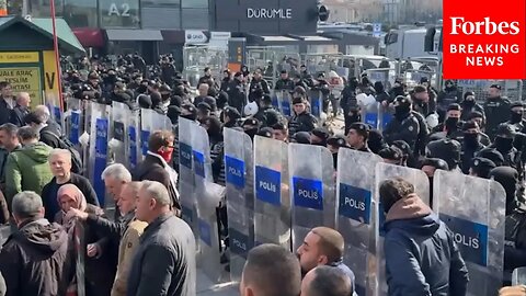 People Gather Outside Court After Istanbul Mayor And Erdogan Opponent Ekrem Imamoglu Arrested