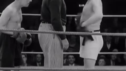 Charlie Chaplin’s Funniest Boxing Match Ever! 🥊😂