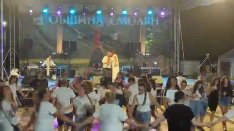 Petar Voynikov ( кларинет ), Валери Караасенов ( клавир ), Нина Иванова ( вокал ) - гр. Смолян