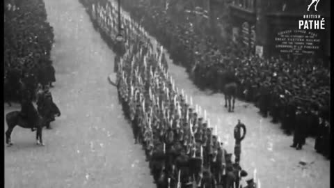 Soldiers Marching Through London (1914-1918)