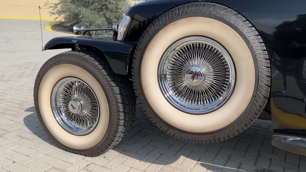 The World's Biggest Car Has An Apartment Inside!