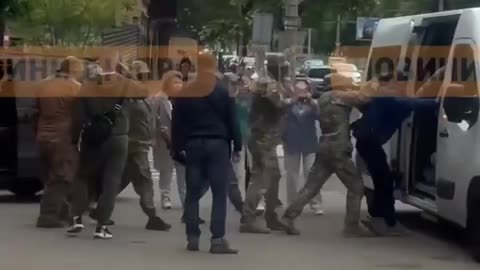 🚨🛑 Ukraine Russia War | TCC Officers Forcibly Drag Man into Van in Dnipro | RCF