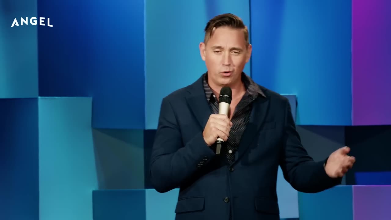 I Look Like Different Things To Different People. Kirk Smith - Full Special