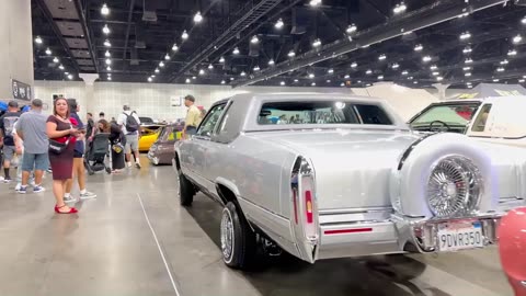 BEAUTIFUL MODELS INSANE LOWRIDERS – L.A. CAR SHOW VIBES (720p)