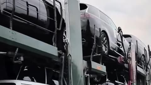 Don’t Miss This! Range Rover Open Car Shipping in Action 🚛💨