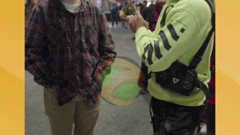 A moment of quiet rescue. 🛟