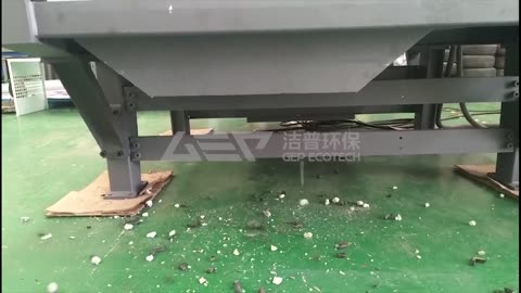 Horizontal Single-Shaft Shredder PVC Test Run!