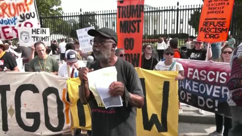 🇺🇸 Extremists and Conspiracy Theorists Protest Against Trump at The White House [LIVE]