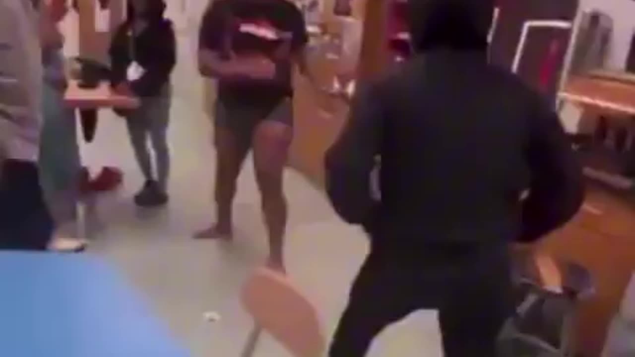 Homophobic Student Confronted and Defeated by Gay Student After Classroom Comments
