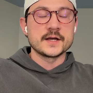 Crypto is LOSING the Hype Battle! 📉#Investing #AI #TradingStrategy #MarketTrends #FinanceNews