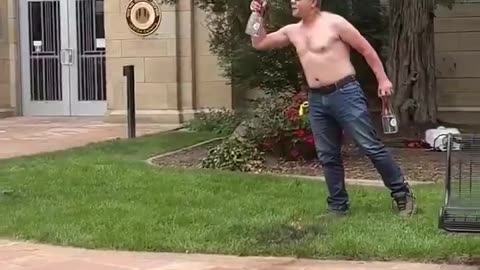 RAW Video of man who set on fire group of Israeli supporters holding Molotov cocktails in Colorado.