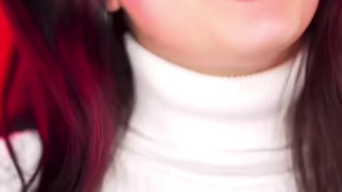 Watch this trending makeup look that’s taking over socialrom soft glam to bold vibes —
